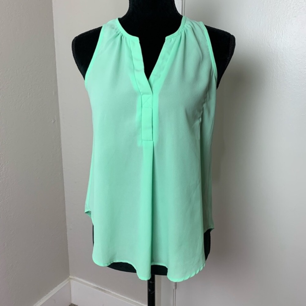 NWT Lush bright green tank
